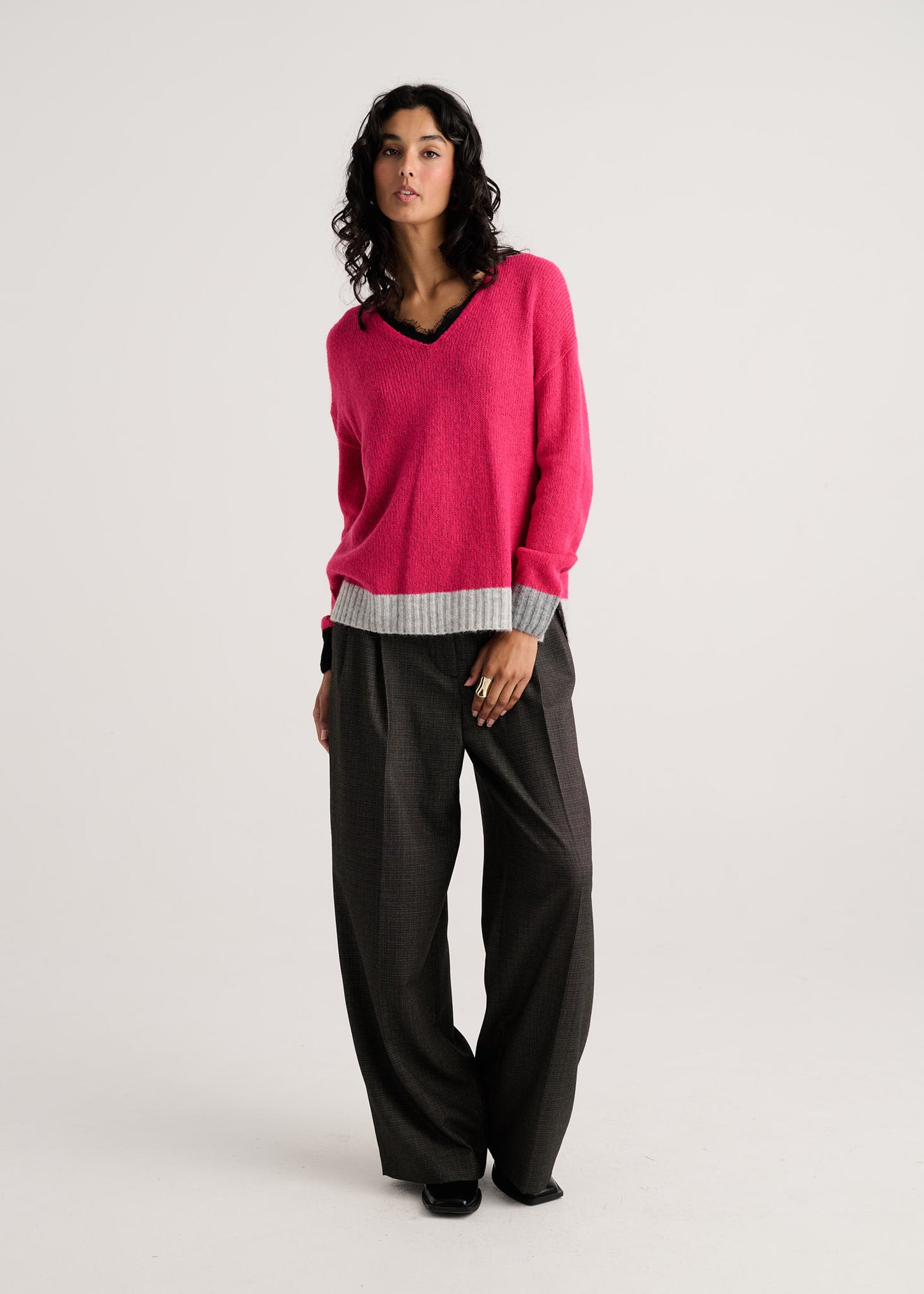 Makena Colour Block V- FUCHSIA
