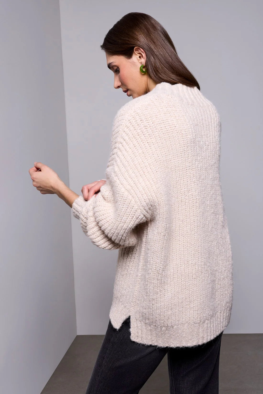 Cassie Chunky V-Neck Sweater- CREAM