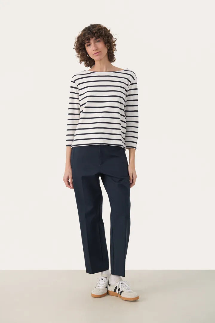 Nela Tee