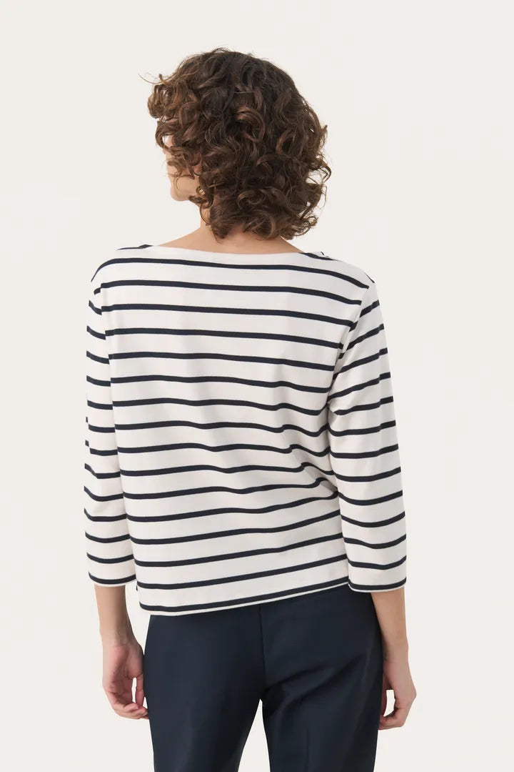 Nela Tee