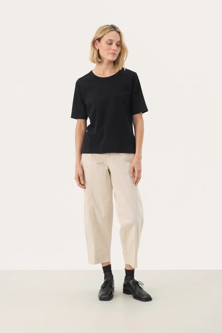 Ratana Tee- BLACK