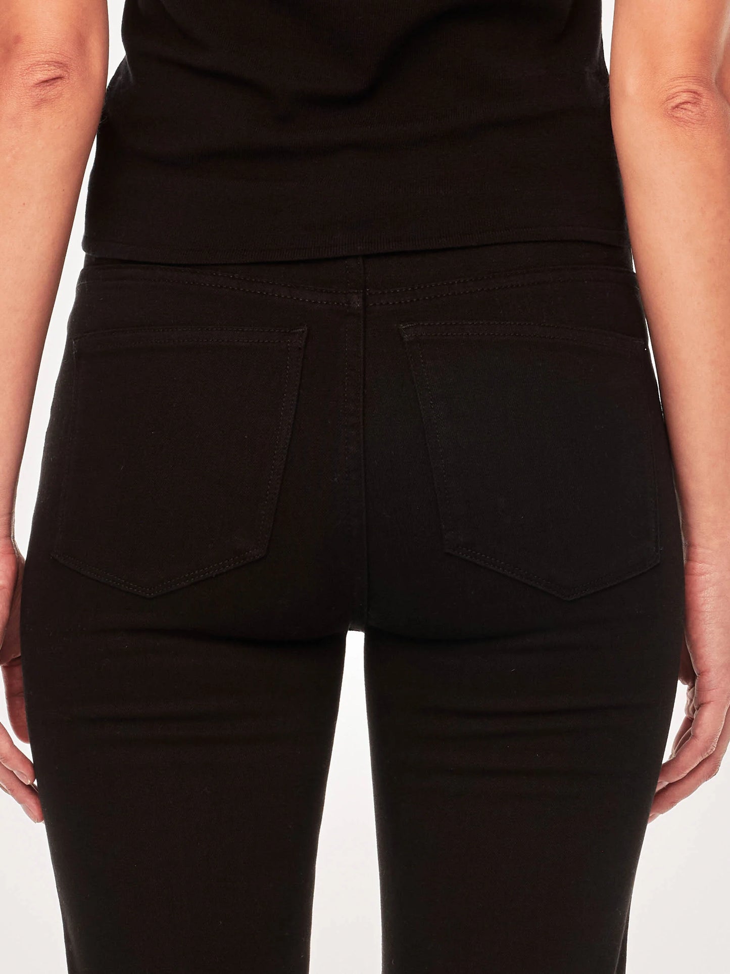 Halle Jean- BLACK PEACH