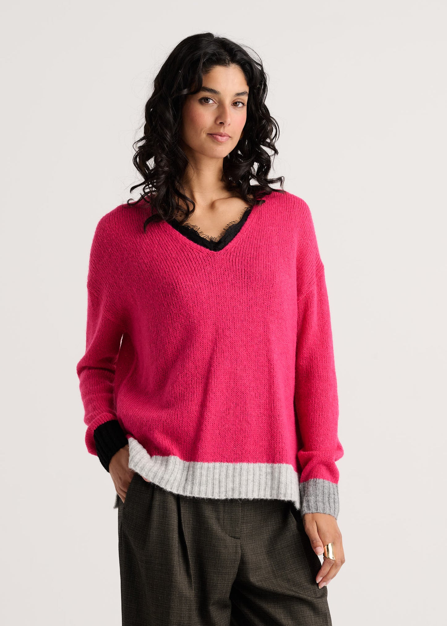 Makena Colour Block V- FUCHSIA