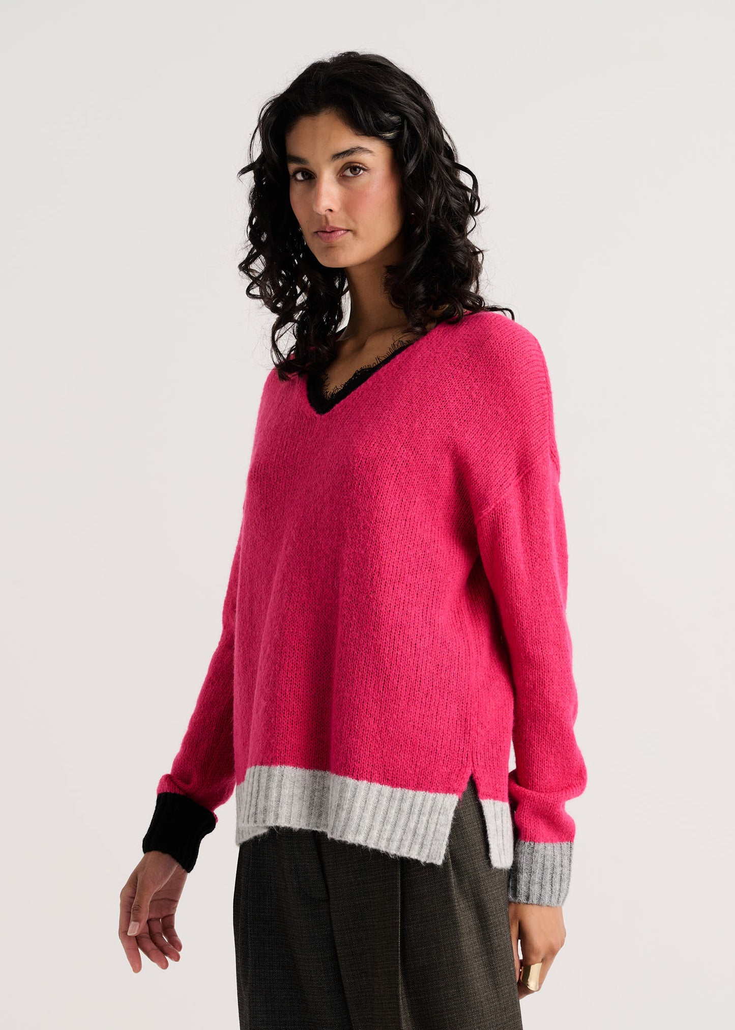 Makena Colour Block V- FUCHSIA