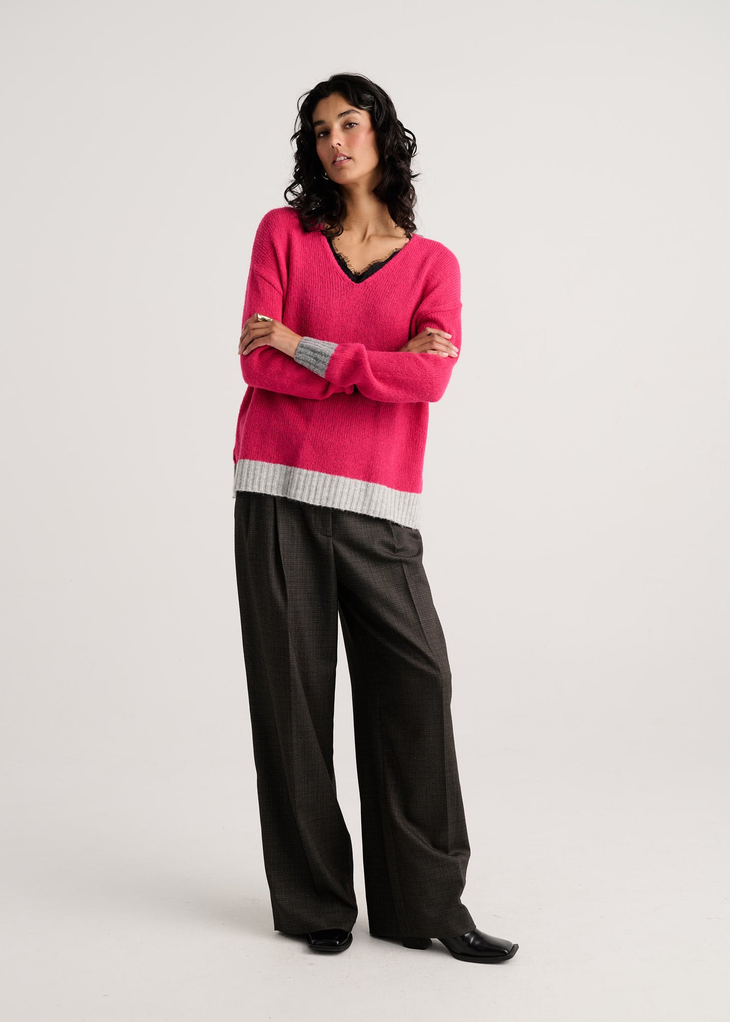 Makena Colour Block V- FUCHSIA